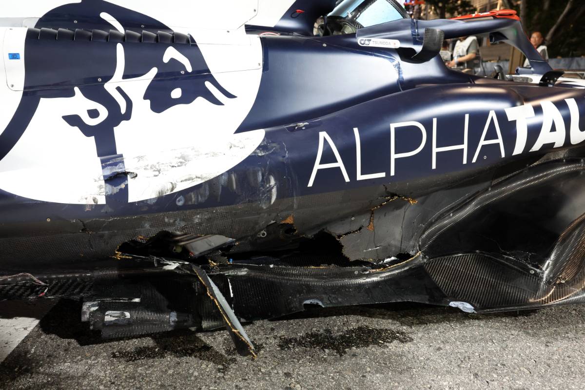 Damaged AlphaTauri AT04 of race retiree Yuki Tsunoda (JPN) AlphaTauri. 17.09.2023. Formula 1 World Championship, Rd 16, Singapore Grand Prix, Marina Bay Street Circuit, Singapore, Race Day. - www.xpbimages.com, EMail: requests@xpbimages.com © Copyright: Bearne / XPB Images