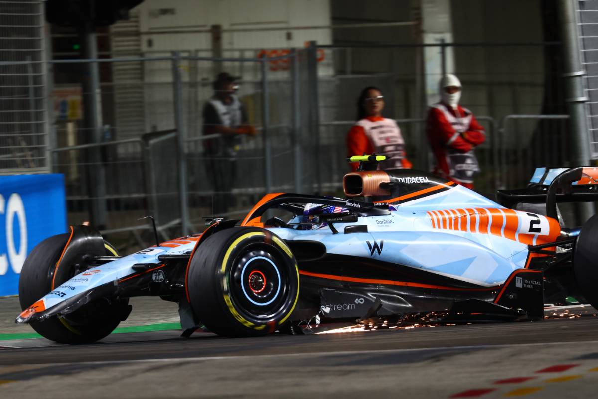 Logan Sargeant (USA) Williams Racing FW45 with a broken front wing. 17.09.2023. Formula 1 World Championship, Rd 16, Singapore Grand Prix, Marina Bay Street Circuit, Singapore, Race Day. - www.xpbimages.com, EMail: requests@xpbimages.com © Copyright: Coates / XPB Images