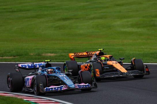 Pierre Gasly (FRA), Alpine F1 Team Lando Norris (GBR), McLaren F1 Team 
22.09.2023. Formula 1 World Championship, Rd 17, Japanese Grand Prix, Suzuka, Japan, Practice Day.
- www.xpbimages.com, EMail: requests@xpbimages.com © Copyright: Charniaux / XPB Images