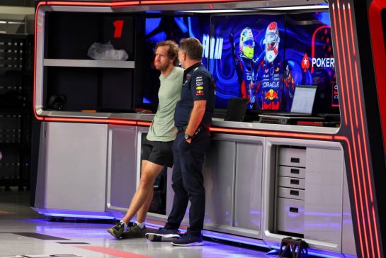 (L to R): Sebastian Vettel (GER) with Christian Horner (GBR) Red Bull Racing Team Principal.
23.09.2023. Formula 1 World Championship, Rd 17, Japanese Grand Prix, Suzuka, Japan, Qualifying Day.
- www.xpbimages.com, EMail: requests@xpbimages.com © Copyright: Moy / XPB Images