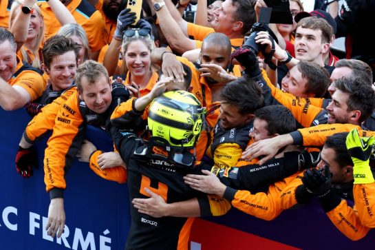 Lando Norris (GBR) McLaren MCL60 celebrates his second position with the team in parc ferme.
24.09.2023. Formula 1 World Championship, Rd 17, Japanese Grand Prix, Suzuka, Japan, Race Day.
- www.xpbimages.com, EMail: requests@xpbimages.com © Copyright: Moy / XPB Images
