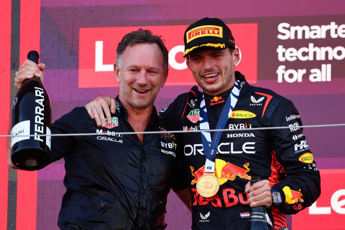 Christian Horner (GBR) Red Bull Racing Team Principal celebrates with 1st place  Max Verstappen (NLD) Red Bull Racing.
24.09.2023. Formula 1 World Championship, Rd 17, Japanese Grand Prix, Suzuka, Japan, Race Day.
- www.xpbimages.com, EMail: requests@xpbimages.com © Copyright: Batchelor / XPB Images