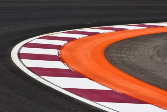 Circuit atmosphere - kerb detail.
05.10.2023. Formula 1 World Championship, Rd 18, Qatar Grand Prix, Doha, Qatar, Preparation Day.
- www.xpbimages.com, EMail: requests@xpbimages.com © Copyright: Moy / XPB Images