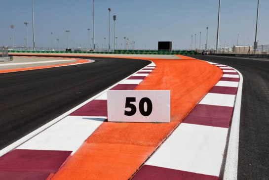 Circuit atmosphere - brake marker.
05.10.2023. Formula 1 World Championship, Rd 18, Qatar Grand Prix, Doha, Qatar, Preparation Day.
- www.xpbimages.com, EMail: requests@xpbimages.com © Copyright: Moy / XPB Images