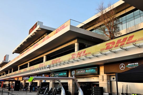 Circuit atmosphere - a tree on the pits balcony.
05.10.2023. Formula 1 World Championship, Rd 18, Qatar Grand Prix, Doha, Qatar, Preparation Day.
- www.xpbimages.com, EMail: requests@xpbimages.com © Copyright: Batchelor / XPB Images