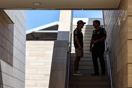 (L to R): Sergio Perez (MEX) Red Bull Racing with Pierre Wache (FRA) Red Bull Racing Technical Director.
06.10.2023 Formula 1 World Championship, Rd 18, Qatar Grand Prix, Doha, Qatar, Qualifying Day.
- www.xpbimages.com, EMail: requests@xpbimages.com © Copyright: Charniaux / XPB Images