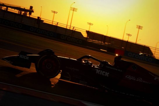 Valtteri Bottas (FIN) Alfa Romeo F1 Team C43.
06.10.2023 Formula 1 World Championship, Rd 18, Qatar Grand Prix, Doha, Qatar, Qualifying Day.
- www.xpbimages.com, EMail: requests@xpbimages.com © Copyright: Charniaux / XPB Images