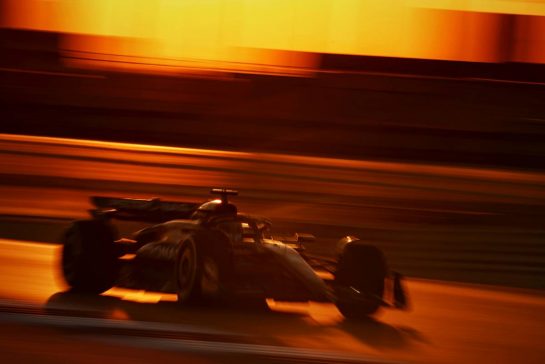 George Russell (GBR) Mercedes AMG F1 W14.
06.10.2023 Formula 1 World Championship, Rd 18, Qatar Grand Prix, Doha, Qatar, Qualifying Day.
- www.xpbimages.com, EMail: requests@xpbimages.com © Copyright: Moy / XPB Images