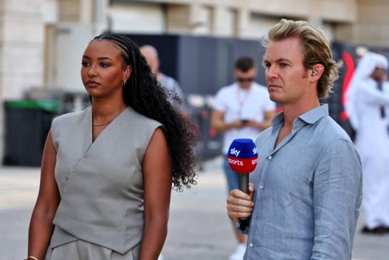 (L to R): Naomi Schiff (RWA) / (BEL) Sky Sports F1 Presenter with Nico Rosberg (GER).
07.10.2023. Formula 1 World Championship, Rd 18, Qatar Grand Prix, Doha, Qatar, Sprint Day.
- www.xpbimages.com, EMail: requests@xpbimages.com © Copyright: Moy / XPB Images