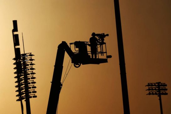 Circuit atmosphere - camera operator.
07.10.2023. Formula 1 World Championship, Rd 18, Qatar Grand Prix, Doha, Qatar, Sprint Day.
- www.xpbimages.com, EMail: requests@xpbimages.com © Copyright: Coates / XPB Images