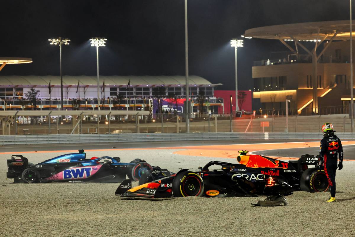 Sergio Perez (MEX) Red Bull Racing RB19 and Esteban Ocon (FRA) Alpine F1 Team A523 crashed out of the race.
07.10.2023. Formula 1 World Championship, Rd 18, Qatar Grand Prix, Doha, Qatar, Sprint Day.
- www.xpbimages.com, EMail: requests@xpbimages.com © Copyright: Batchelor / XPB Images