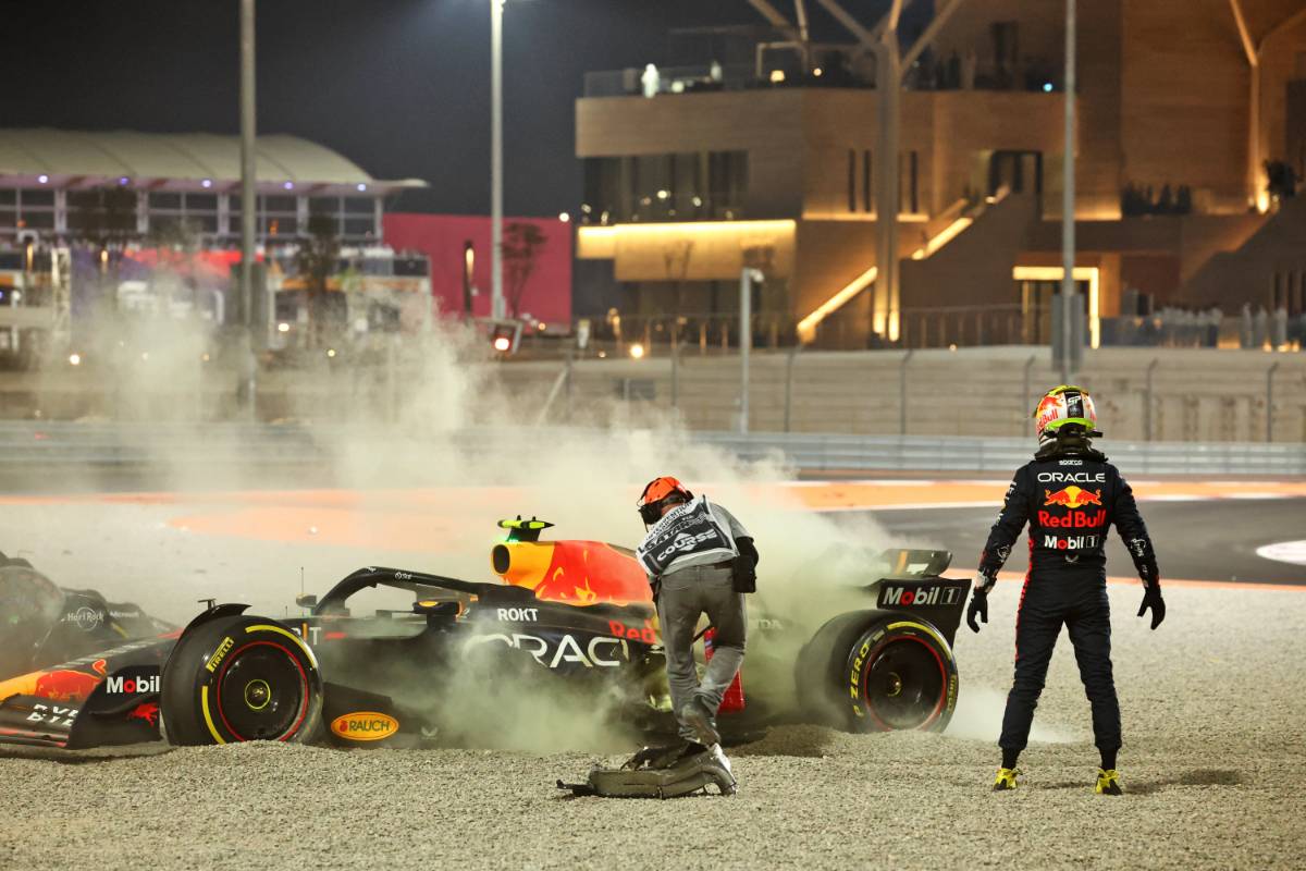 Sergio Perez (MEX) Red Bull Racing RB19 and Esteban Ocon (FRA) Alpine F1 Team A523 crashed out of the race. 07.10.2023. Formula 1 World Championship, Rd 18, Qatar Grand Prix, Doha, Qatar, Sprint Day. - www.xpbimages.com, EMail: requests@xpbimages.com © Copyright: Batchelor / XPB Images