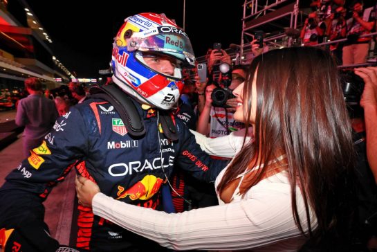 Max Verstappen (NLD) Red Bull Racing celebrates winning his third World Championship in Sprint parc ferme with girlfriend Kelly Piquet (BRA).
07.10.2023. Formula 1 World Championship, Rd 18, Qatar Grand Prix, Doha, Qatar, Sprint Day.
- www.xpbimages.com, EMail: requests@xpbimages.com © Copyright: Coates / XPB Images