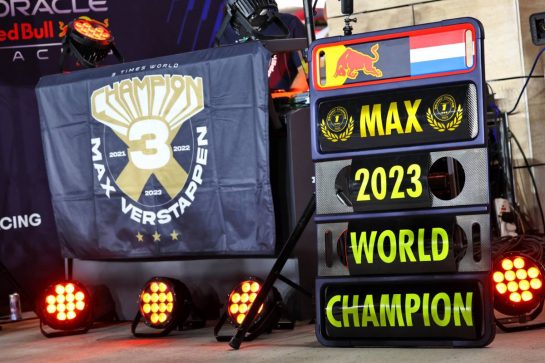 Red Bull Racing celebrates Max Verstappen (NLD) Red Bull Racing winning his third World Championship.
07.10.2023. Formula 1 World Championship, Rd 18, Qatar Grand Prix, Doha, Qatar, Sprint Day.
- www.xpbimages.com, EMail: requests@xpbimages.com © Copyright: Batchelor / XPB Images