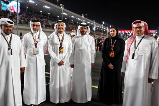 Mohammed Bin Sulayem (UAE) FIA President with VIP guests on the grid.
08.10.2023. Formula 1 World Championship, Rd 18, Qatar Grand Prix, Doha, Qatar, Race Day.
- www.xpbimages.com, EMail: requests@xpbimages.com © Copyright: Moy / XPB Images