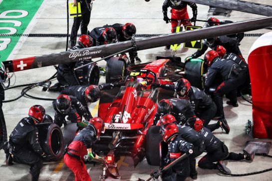 Zhou Guanyu (CHN) Alfa Romeo F1 Team C43 makes a pit stop.
08.10.2023. Formula 1 World Championship, Rd 18, Qatar Grand Prix, Doha, Qatar, Race Day.
- www.xpbimages.com, EMail: requests@xpbimages.com © Copyright: Moy / XPB Images