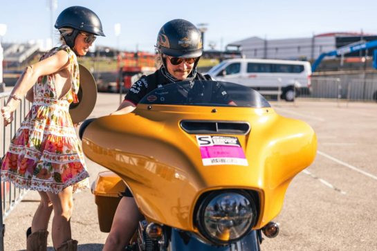 Valtteri Bottas (FIN) Alfa Romeo F1 Team arrives at the circuit on a motorbike with girlfriend Tiffany Cromwell (AUS) Professional Cyclist.
20.10.2023. Formula 1 World Championship, Rd 19, United States Grand Prix, Austin, Texas, USA, Qualifying Day
- www.xpbimages.com, EMail: requests@xpbimages.com © Copyright: Bearne / XPB Images