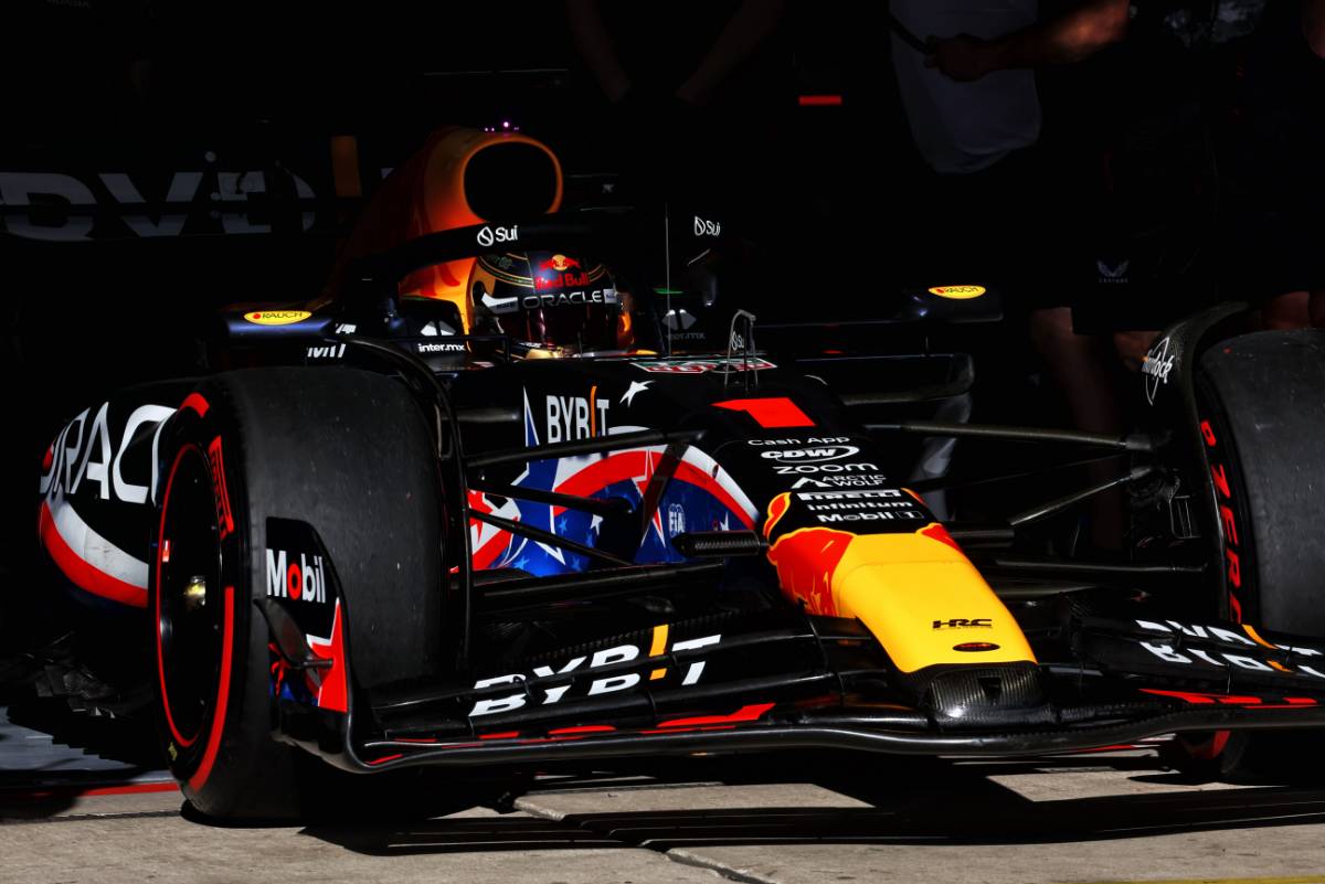Max Verstappen (NLD) Red Bull Racing RB19 leaves the pits.
20.10.2023. Formula 1 World Championship, Rd 19, United States Grand Prix, Austin, Texas, USA, Qualifying Day
- www.xpbimages.com, EMail: requests@xpbimages.com © Copyright: Batchelor / XPB Images