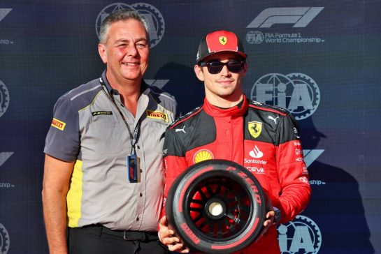 Charles Leclerc (MON) Ferrari receives the Pirelli Pole Position Aqard from Mario Isola (ITA) Pirelli Racing Manager (Left).
20.10.2023. Formula 1 World Championship, Rd 19, United States Grand Prix, Austin, Texas, USA, Qualifying Day
- www.xpbimages.com, EMail: requests@xpbimages.com © Copyright: Batchelor / XPB Images