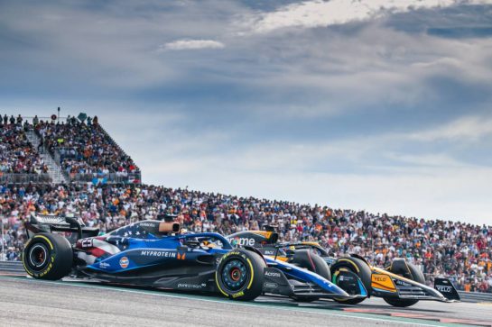 Alexander Albon (THA) Williams Racing FW45 and Oscar Piastri (AUS) McLaren MCL60 battle for position.
21.10.2023. Formula 1 World Championship, Rd 19, United States Grand Prix, Austin, Texas, USA, Sprint Day.
- www.xpbimages.com, EMail: requests@xpbimages.com © Copyright: Bearne / XPB Images
