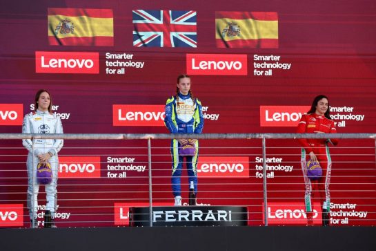 The podium (L to R): Nerea Marti (ESP) Mercantile Campos Racing, second; Jessica Edgar (GBR) Rodin Carlin, race winner; Marta Garcia (ESP) Prema Racing, third.
22.10.2023. F1 Academy, Rd 7, Race 3, Austin, Texas, USA.
- www.xpbimages.com, EMail: requests@xpbimages.com © Copyright: Batchelor / XPB Images