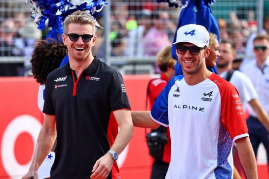 (L to R): Nico Hulkenberg (GER) Haas F1 Team and Pierre Gasly (FRA) Alpine F1 Team on the drivers' parade.
22.10.2023. Formula 1 World Championship, Rd 19, United States Grand Prix, Austin, Texas, USA, Race Day.
- www.xpbimages.com, EMail: requests@xpbimages.com © Copyright: Batchelor / XPB Images