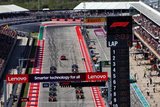 Charles Leclerc (MON) Ferrari SF-23 and Lando Norris (GBR) McLaren MCL60 at the start of the race.
22.10.2023. Formula 1 World Championship, Rd 19, United States Grand Prix, Austin, Texas, USA, Race Day.
- www.xpbimages.com, EMail: requests@xpbimages.com © Copyright: Batchelor / XPB Images