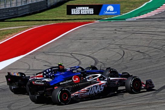 Kevin Magnussen (DEN) Haas VF-23 and Logan Sargeant (USA) Williams Racing FW45 battle for position.
22.10.2023. Formula 1 World Championship, Rd 19, United States Grand Prix, Austin, Texas, USA, Race Day.
- www.xpbimages.com, EMail: requests@xpbimages.com © Copyright: Batchelor / XPB Images