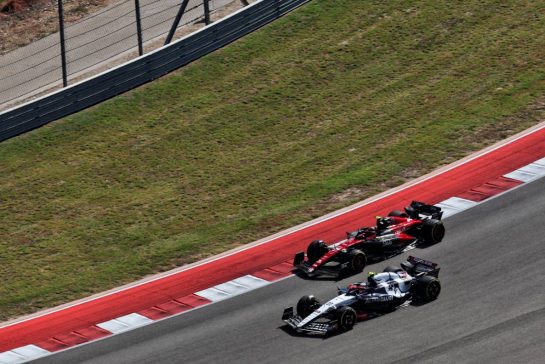 Yuki Tsunoda (JPN) AlphaTauri AT04 and Zhou Guanyu (CHN) Alfa Romeo F1 Team C43 battle for position.
22.10.2023. Formula 1 World Championship, Rd 19, United States Grand Prix, Austin, Texas, USA, Race Day.
- www.xpbimages.com, EMail: requests@xpbimages.com © Copyright: Rew / XPB Images