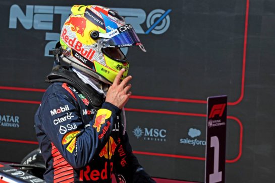 Sergio Perez (MEX) Red Bull Racing in parc ferme.
22.10.2023. Formula 1 World Championship, Rd 19, United States Grand Prix, Austin, Texas, USA, Race Day.
- www.xpbimages.com, EMail: requests@xpbimages.com © Copyright: Moy / XPB Images