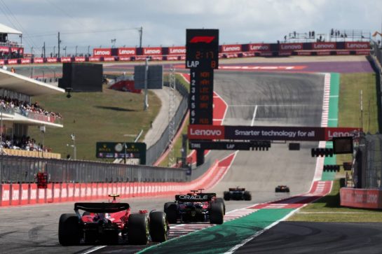 Max Verstappen (NLD) Red Bull Racing RB19 leads Carlos Sainz Jr (ESP) Ferrari SF-23.
22.10.2023. Formula 1 World Championship, Rd 19, United States Grand Prix, Austin, Texas, USA, Race Day.
- www.xpbimages.com, EMail: requests@xpbimages.com © Copyright: Moy / XPB Images