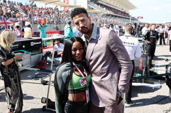 (L to R): Sha'Carri Richardson (USA) Athlete on the grid on the grid with Miles Chamley-Watson (USA) Fencer.
22.10.2023. Formula 1 World Championship, Rd 19, United States Grand Prix, Austin, Texas, USA, Race Day.
- www.xpbimages.com, EMail: requests@xpbimages.com © Copyright: Moy / XPB Images