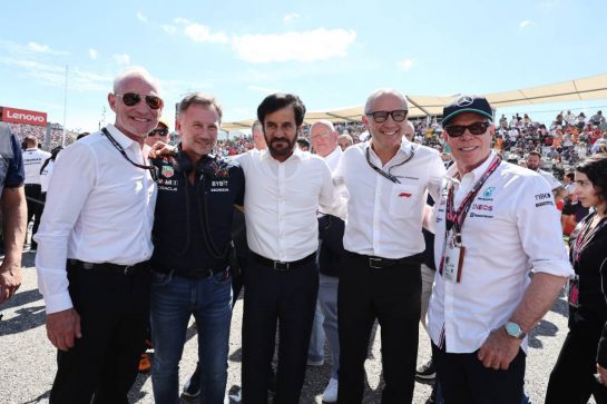 (L to R): Greg Maffei (USA) Liberty Media Corporation President and Chief Executive Officer; Christian Horner (GBR) Red Bull Racing Team Principal; Mohammed Bin Sulayem (UAE) FIA President; Stefano Domenicali (ITA) Formula One President and CEO; and Tommy Hilfiger (USA) on the grid.
22.10.2023. Formula 1 World Championship, Rd 19, United States Grand Prix, Austin, Texas, USA, Race Day.
- www.xpbimages.com, EMail: requests@xpbimages.com © Copyright: Moy / XPB Images