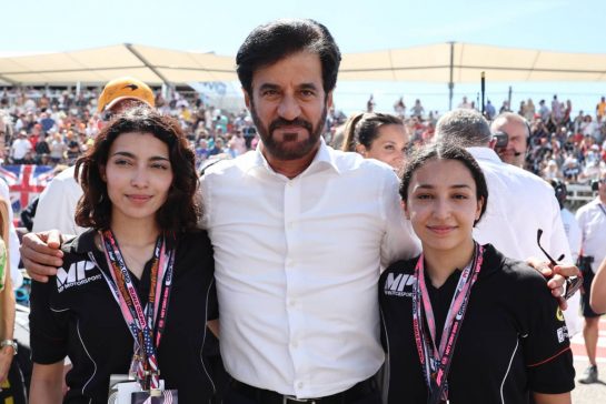 Mohammed Bin Sulayem (UAE) FIA President on the grid with Hamda Al Qubaisi (UAE) MP Motorsport and Amna Al Qubaisi (UAE) MP Motorsport.
22.10.2023. Formula 1 World Championship, Rd 19, United States Grand Prix, Austin, Texas, USA, Race Day.
- www.xpbimages.com, EMail: requests@xpbimages.com © Copyright: Moy / XPB Images