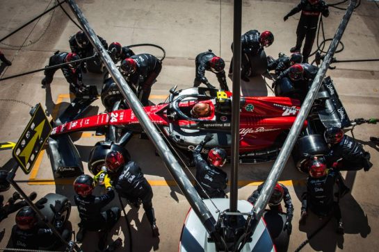 Zhou Guanyu (CHN) Alfa Romeo F1 Team C43 makes a pit stop.
22.10.2023. Formula 1 World Championship, Rd 19, United States Grand Prix, Austin, Texas, USA, Race Day.
- www.xpbimages.com, EMail: requests@xpbimages.com © Copyright: Bearne / XPB Images