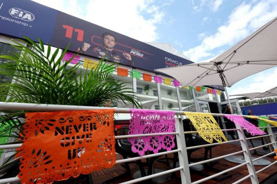 Paddock atmosphere - support for Sergio Perez (MEX) Red Bull Racing.
26.10.2023. Formula 1 World Championship, Rd 20, Mexican Grand Prix, Mexico City, Mexico, Preparation Day.
- www.xpbimages.com, EMail: requests@xpbimages.com © Copyright: Moy / XPB Images