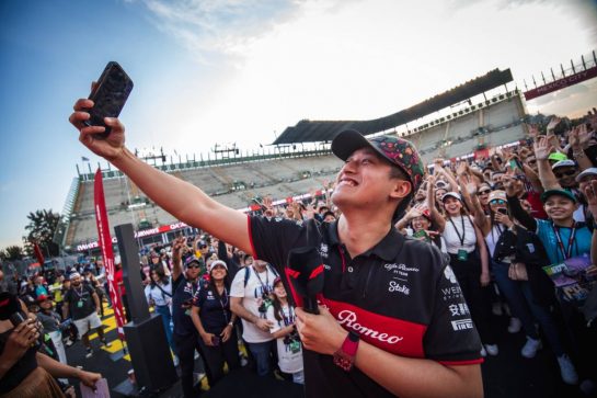 Zhou Guanyu (CHN) Alfa Romeo F1 Team with fans at Fans F1 Experiences Live.
26.10.2023. Formula 1 World Championship, Rd 20, Mexican Grand Prix, Mexico City, Mexico, Preparation Day.
- www.xpbimages.com, EMail: requests@xpbimages.com © Copyright: Bearne / XPB Images