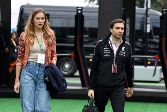 Jerome d'Ambrosio (BEL) Mercedes AMG F1 Driver Development Director with his wife Eleonore von Habsburg (AUS) Jewelry Designer.
27.10.2023. Formula 1 World Championship, Rd 20, Mexican Grand Prix, Mexico City, Mexico, Practice Day.
- www.xpbimages.com, EMail: requests@xpbimages.com © Copyright: Moy / XPB Images