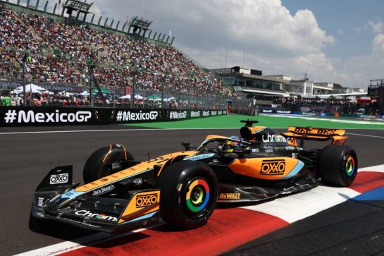 Oscar Piastri (AUS) McLaren MCL60.
27.10.2023. Formula 1 World Championship, Rd 20, Mexican Grand Prix, Mexico City, Mexico, Practice Day.
- www.xpbimages.com, EMail: requests@xpbimages.com © Copyright: Moy / XPB Images