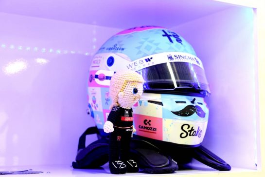 Valtteri Bottas (FIN) Alfa Romeo F1 Team - mascot.
27.10.2023. Formula 1 World Championship, Rd 20, Mexican Grand Prix, Mexico City, Mexico, Practice Day.
- www.xpbimages.com, EMail: requests@xpbimages.com © Copyright: Bearne / XPB Images