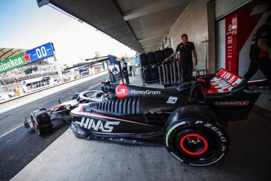Oliver Bearman (GBR) Haas VF-23 Test Driver leaves the pits.
27.10.2023. Formula 1 World Championship, Rd 20, Mexican Grand Prix, Mexico City, Mexico, Practice Day.
- www.xpbimages.com, EMail: requests@xpbimages.com © Copyright: Bearne / XPB Images