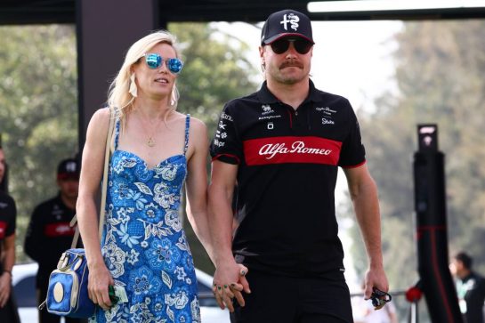 (L to R): Tiffany Cromwell (AUS) Professional Cyclist with her boyfriend Valtteri Bottas (FIN) Alfa Romeo F1 Team.
29.10.2023. Formula 1 World Championship, Rd 20, Mexican Grand Prix, Mexico City, Mexico, Race Day.
- www.xpbimages.com, EMail: requests@xpbimages.com © Copyright: Coates / XPB Images