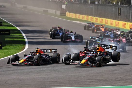 (L to R): Max Verstappen (NLD) Red Bull Racing RB19; Charles Leclerc (MON) Ferrari SF-23; and Sergio Perez (MEX) Red Bull Racing RB19 - crash at the start of the race.
29.10.2023. Formula 1 World Championship, Rd 20, Mexican Grand Prix, Mexico City, Mexico, Race Day.
- www.xpbimages.com, EMail: requests@xpbimages.com © Copyright: Bearne / XPB Images