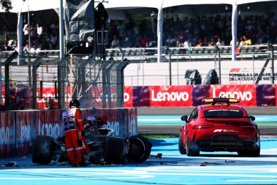 Kevin Magnussen (DEN) Haas VF-23 crashed out of the race.
29.10.2023. Formula 1 World Championship, Rd 20, Mexican Grand Prix, Mexico City, Mexico, Race Day.
- www.xpbimages.com, EMail: requests@xpbimages.com © Copyright: Coates / XPB Images