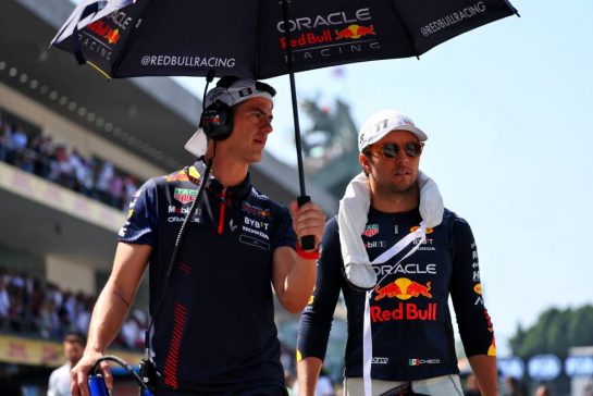 Sergio Perez (MEX) Red Bull Racing on the grid.
29.10.2023. Formula 1 World Championship, Rd 20, Mexican Grand Prix, Mexico City, Mexico, Race Day.
- www.xpbimages.com, EMail: requests@xpbimages.com © Copyright: Charniaux / XPB Images
