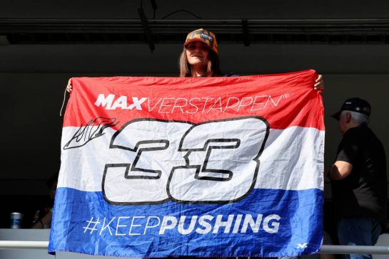 Circuit atmosphere - Max Verstappen (NLD) Red Bull Racing fan and flag.
29.10.2023. Formula 1 World Championship, Rd 20, Mexican Grand Prix, Mexico City, Mexico, Race Day.
- www.xpbimages.com, EMail: requests@xpbimages.com © Copyright: Moy / XPB Images