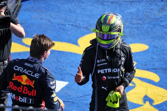 (L to R): Race winner Max Verstappen (NLD) Red Bull Racing with second placed Lewis Hamilton (GBR) Mercedes AMG F1 in parc ferme.
29.10.2023. Formula 1 World Championship, Rd 20, Mexican Grand Prix, Mexico City, Mexico, Race Day.
- www.xpbimages.com, EMail: requests@xpbimages.com © Copyright: Bearne / XPB Images