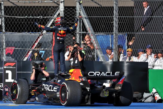 Race winner Max Verstappen (NLD) Red Bull Racing RB19 celebrates in parc ferme.
29.10.2023. Formula 1 World Championship, Rd 20, Mexican Grand Prix, Mexico City, Mexico, Race Day.
- www.xpbimages.com, EMail: requests@xpbimages.com © Copyright: Moy / XPB Images