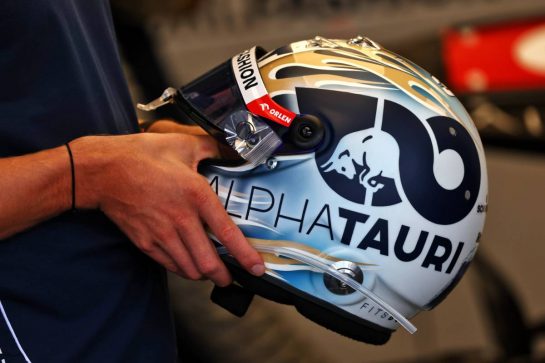 The helmet of Daniel Ricciardo (AUS) AlphaTauri.
03.11.2023. Formula 1 World Championship, Rd 21, Brazilian Grand Prix, Sao Paulo, Brazil, Qualifying Day.
- www.xpbimages.com, EMail: requests@xpbimages.com © Copyright: Batchelor / XPB Images