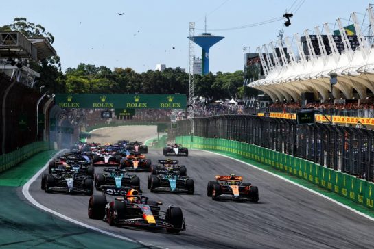 Max Verstappen (NLD) Red Bull Racing RB19 leads at the start of the race as Alexander Albon (THA) Williams Racing FW45 and Kevin Magnussen (DEN) Haas VF-23 crash.
05.11.2023. Formula 1 World Championship, Rd 21, Brazilian Grand Prix, Sao Paulo, Brazil, Race Day.
- www.xpbimages.com, EMail: requests@xpbimages.com © Copyright: Charniaux / XPB Images